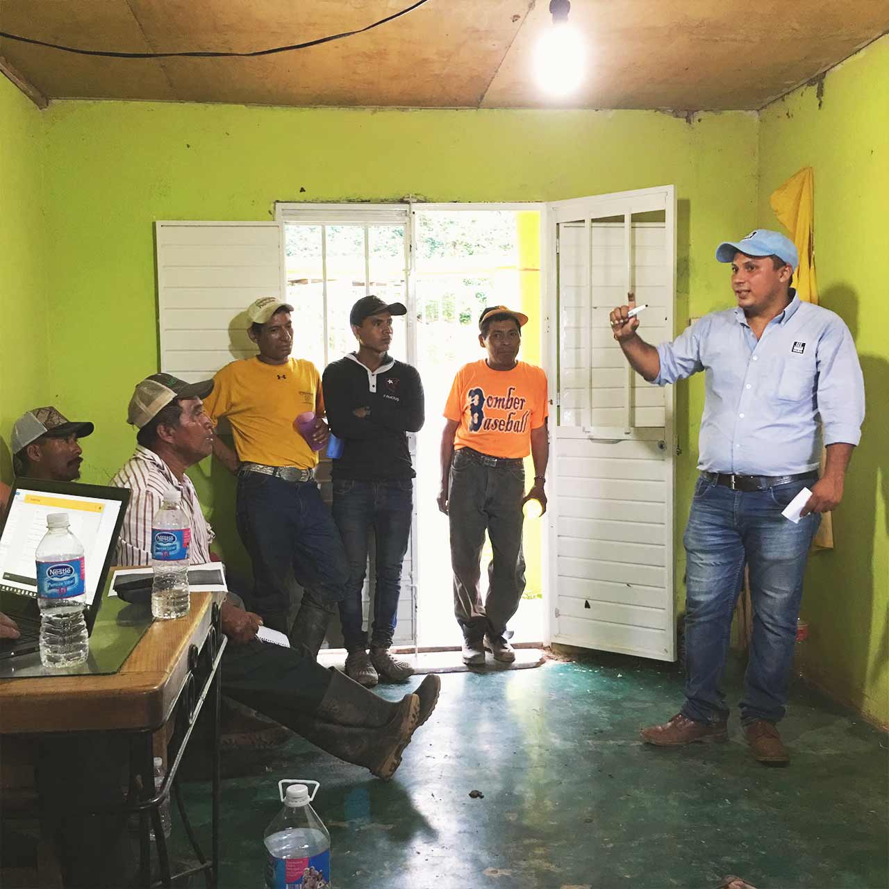 finca las chicharras team meeting for 18-19 season harvest